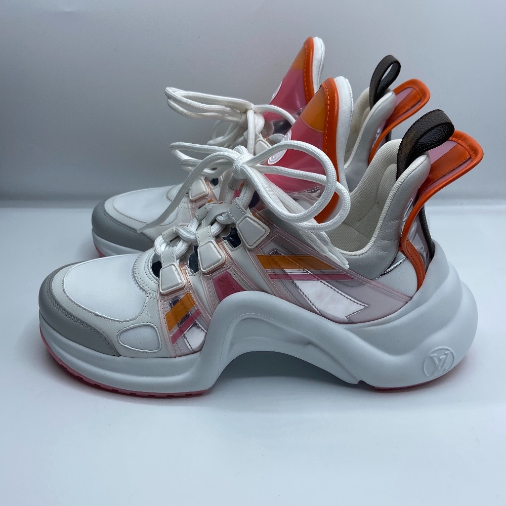 LouisVuitton Arch Light Sneaker 37.5`